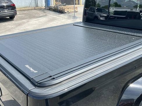 Used 2023 Jeep Gladiator Willys image 12