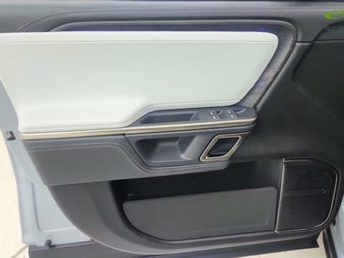 Used 2024 Rivian R1S Adventure AWD/4WD image 39