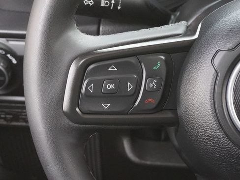 Used 2025 Jeep Gladiator Mojave w/ Convenience Group AWD/4WD image 20