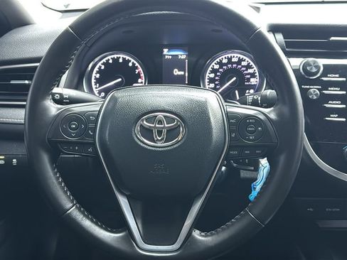 Used 2020 Toyota Camry SE w/ Carpet Mat Package image 10