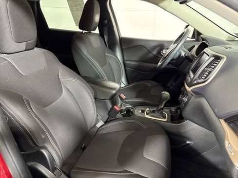 Used 2015 Jeep Cherokee Latitude w/ Comfort/Convenience Group image 12