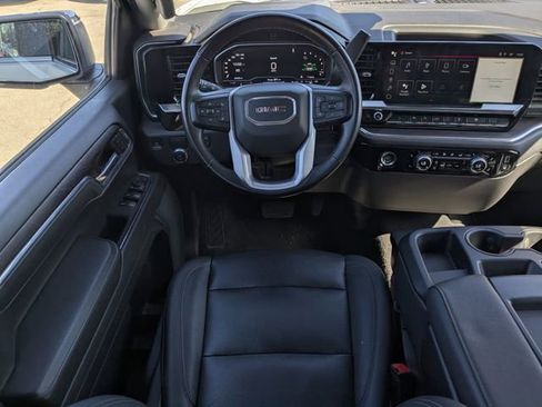 Used 2024 GMC Sierra 1500 SLT image 10