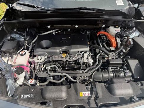 Used 2022 Toyota Venza LE AWD/4WD image 24