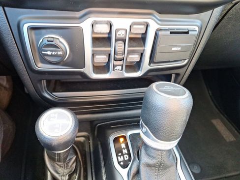 Used 2020 Jeep Gladiator Sport w/ Quick Order Package 24S image 30