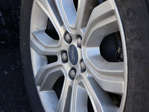 Used 2020 Ford Edge Titanium image 20