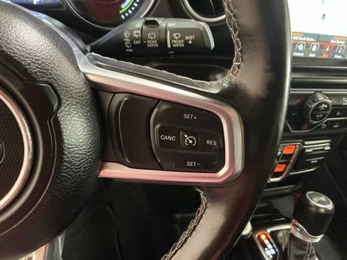 Used 2021 Jeep Wrangler Unlimited Sahara w/ Cold Weather Group AWD/4WD image 31