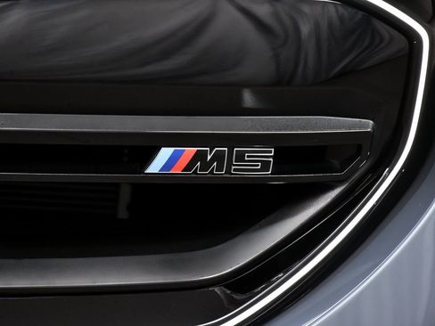 Used 2025 BMW M5 w/ Executive Package image 99