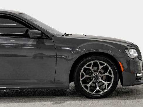 Used 2017 Chrysler 300 S w/ S Model Appearance Package RWD image 13