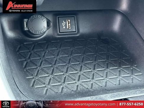 Used 2023 Toyota RAV4 LE AWD/4WD image 34