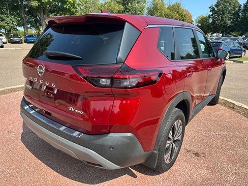 Used 2023 Nissan Rogue SV image 5