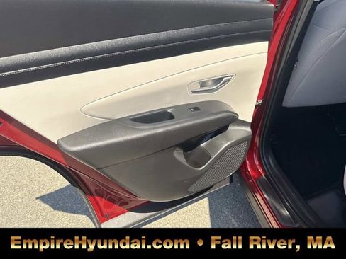 Used 2025 Hyundai Tucson SEL image 17