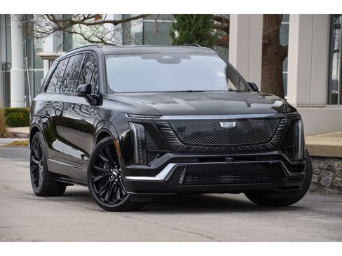 Certified 2026 Cadillac Vistiq Platinum image 1