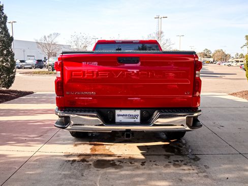Used 2023 Chevrolet Silverado 1500 LT image 9
