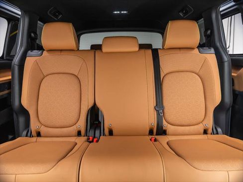 New 2025 Volkswagen ID. Buzz Pro S image 18