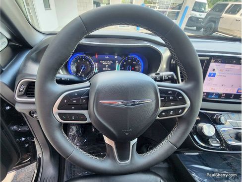 Used 2025 Chrysler Pacifica Select FWD image 35