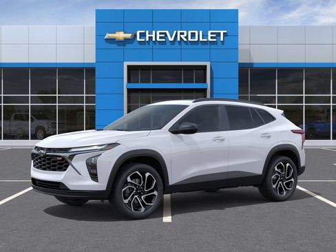 New 2026 Chevrolet Trax RS w/ Sunroof Package FWD image 3