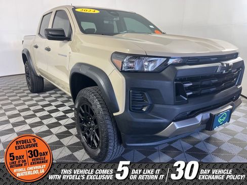 Certified 2024 Chevrolet Colorado Trail Boss w/ Advanced Trailering Package AWD/4WD image 1