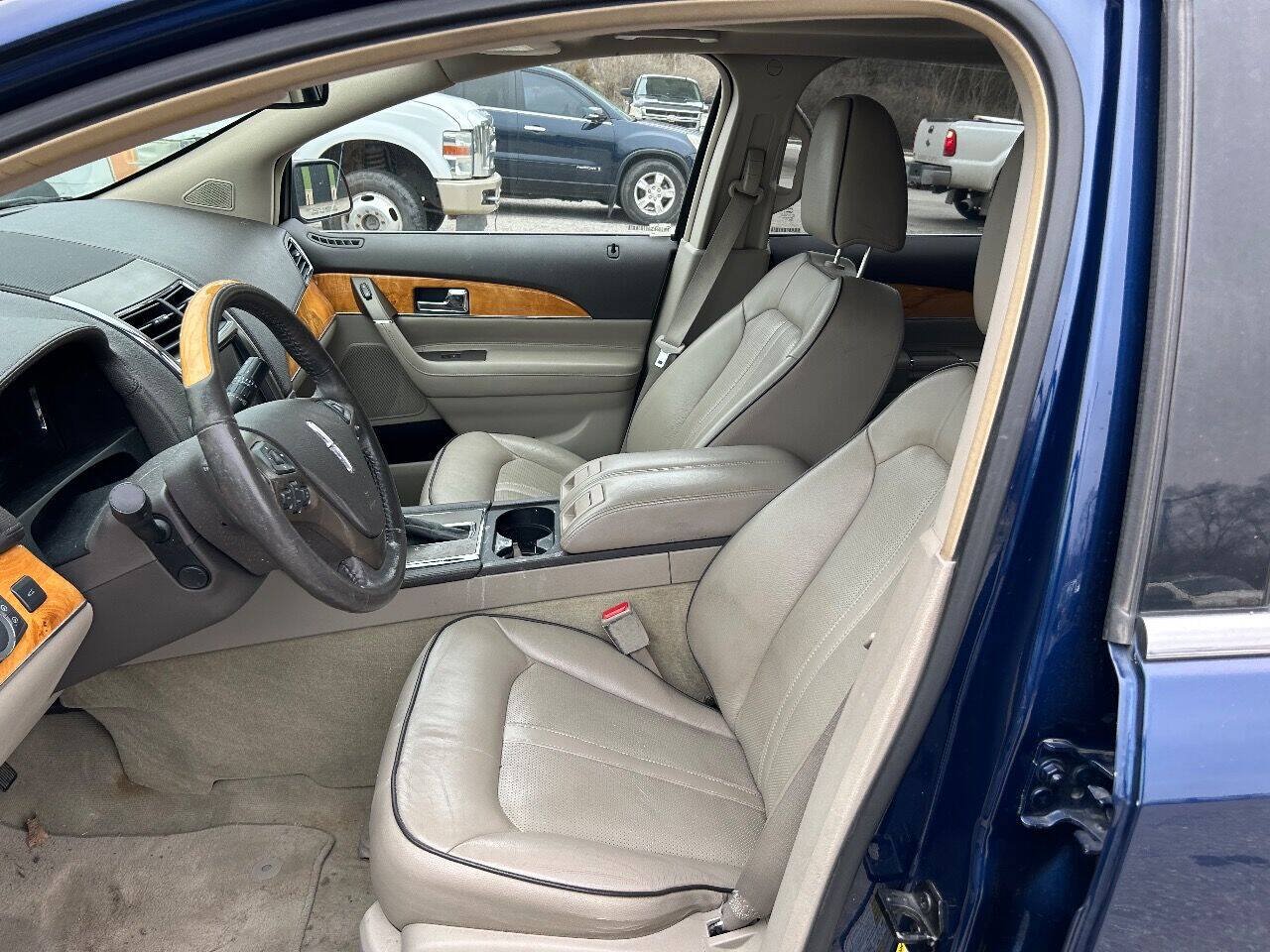 Used 2012 Lincoln MKX AWD image 16