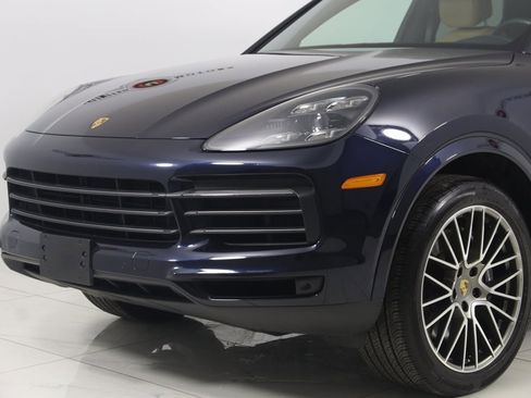 Used 2022 Porsche Cayenne Platinum Edition w/ Premium Package Plus image 45