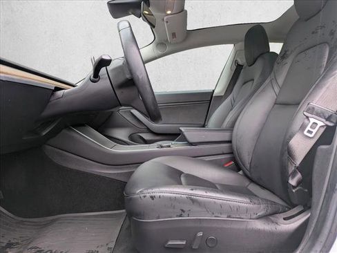 Used 2018 Tesla Model 3 Long Range image 17