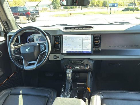 Used 2022 Ford Bronco Badlands w/ Sasquatch Package image 15