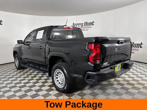Used 2024 Chevrolet Colorado W/T w/ WT Convenience Package RWD image 9
