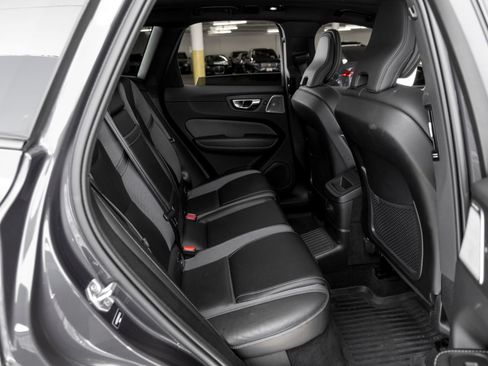 Used 2022 Volvo XC60 T8 R-Design w/ Advanced Package AWD/4WD image 24