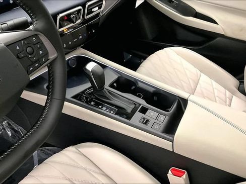 New 2026 Nissan Sentra SL w/ Floor Mat Package FWD image 8