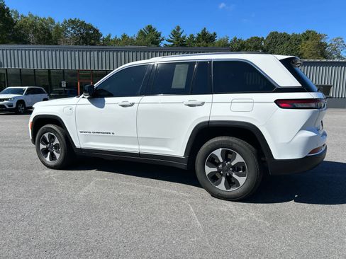 Used 2023 Jeep Grand Cherokee 4WD 4xe image 10