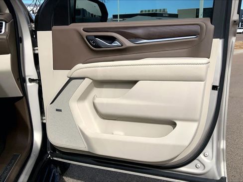 Used 2022 GMC Yukon XL Denali image 22