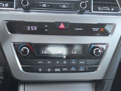 Used 2016 Hyundai Sonata SE FWD image 12