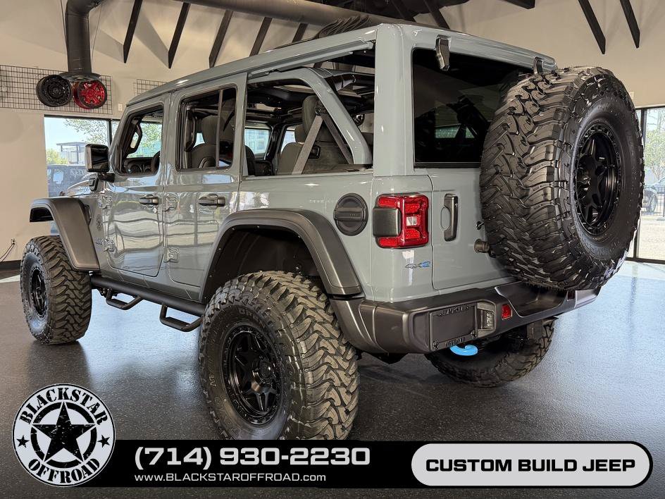 Used 2025 Jeep Wrangler Unlimited Rubicon 4xe w/ Convenience Group AWD/4WD image 5