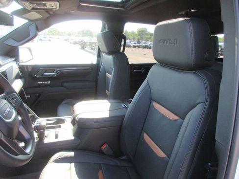 New 2026 GMC Sierra 1500 AT4 w/ AT4 Premium Package AWD/4WD image 16