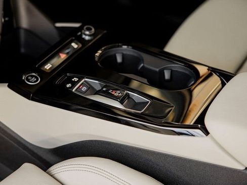 Certified 2025 Audi Q6 e-tron Premium Plus w/ Premium Plus RWD image 18