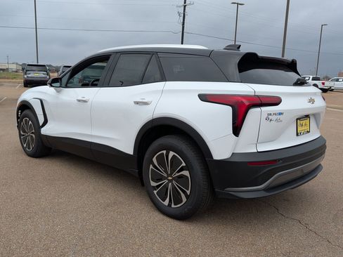 New 2025 Chevrolet Blazer EV LT w/ Super Cruise Package AWD/4WD image 6
