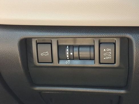 Certified 2025 Subaru Forester Premium AWD/4WD image 24