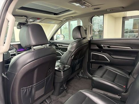 Used 2025 Kia Telluride S image 21