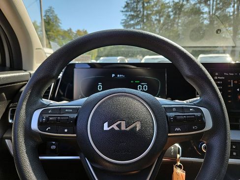 Used 2023 Kia Sportage LX image 18
