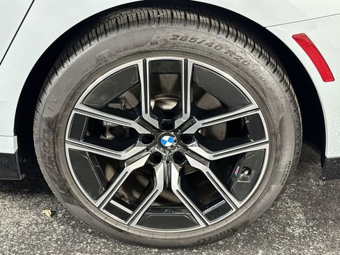 Used 2025 BMW 740i xDrive image 14