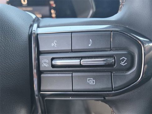 Used 2023 GMC Canyon AT4 image 25