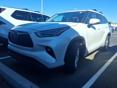 Certified 2023 Toyota Highlander LE