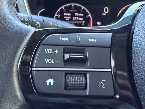 Used 2024 Honda Pilot Touring image 28