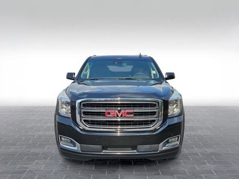 Used 2017 GMC Yukon XL SLE w/ SLE Value Package RWD image 2