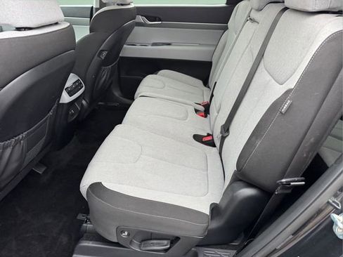 Used 2023 Hyundai Palisade SE w/ Cargo Package FWD image 16