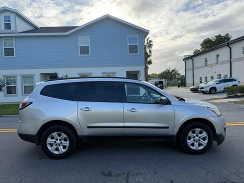 Used 2017 Chevrolet Traverse LS FWD image 4