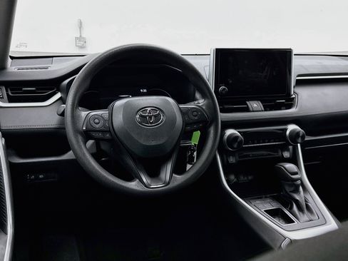 Used 2025 Toyota RAV4 LE FWD image 17