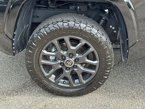 Used 2024 Toyota Tundra Platinum image 17