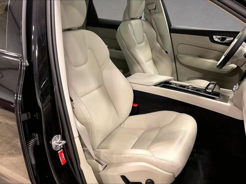 Used 2024 Volvo XC60 T8 Plus w/ Protection Package Premier AWD/4WD image 29
