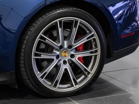 Used 2022 Porsche Taycan 4S image 50