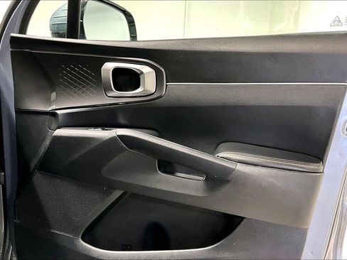 Used 2024 Kia Sorento S image 22